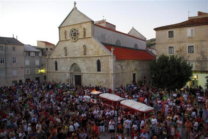 4Rest Vila Pag Town Exterior photo